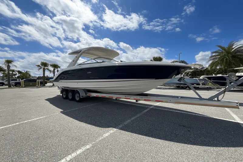 Slide: The Image of Sea Ray SLX 310 Outboard 2026 - 17