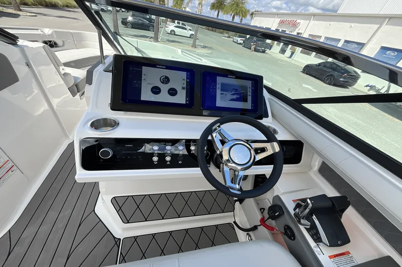 Slide: The Image of Sea Ray SLX 310 Outboard 2026 - 23
