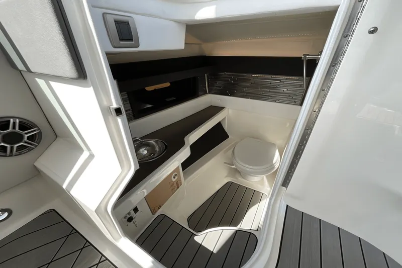 Slide: The Image of Sea Ray SLX 310 Outboard 2026 - 28