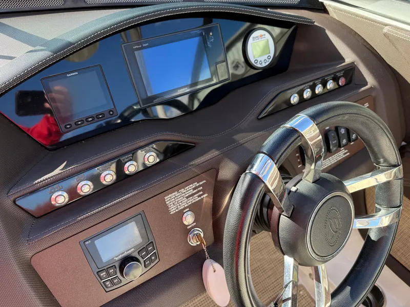 Slide: The Image of Cobalt R3 Surf 2017 - 266