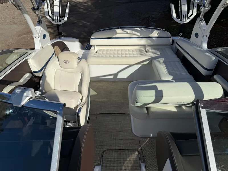 Slide: The Image of Cobalt R3 Surf 2017 - 271