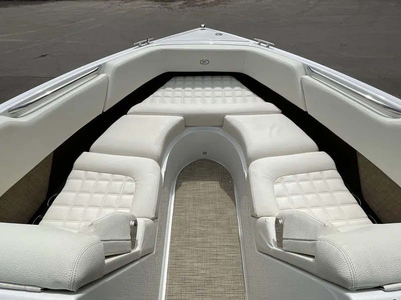 Slide: The Image of Cobalt R3 Surf 2017 - 273