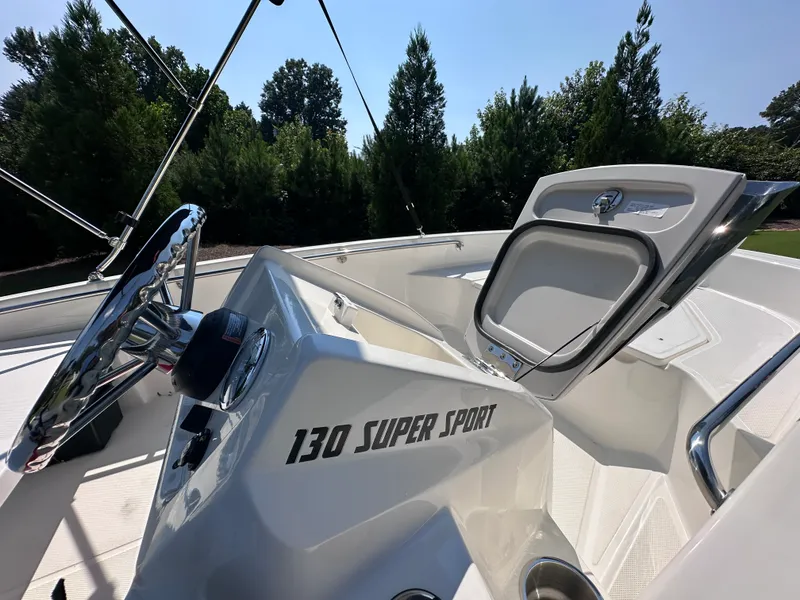 Slide: The Image of Boston Whaler 130 Super Sport 2027 - 24
