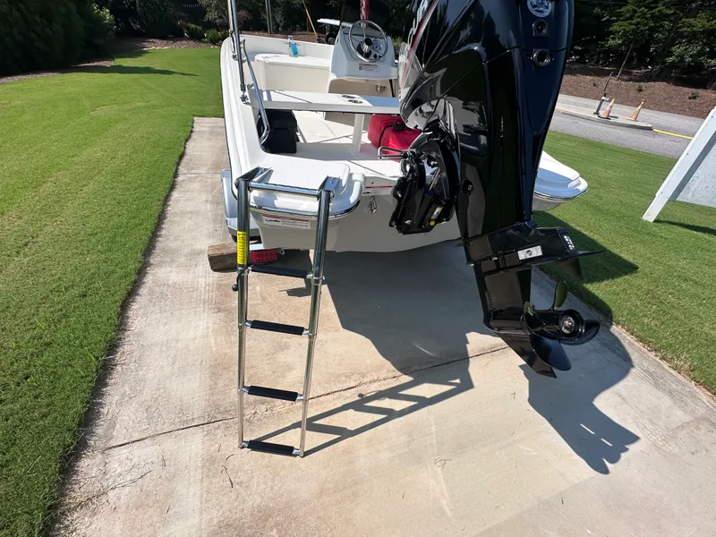Slide: The Image of Boston Whaler 130 Super Sport 2027 - 8