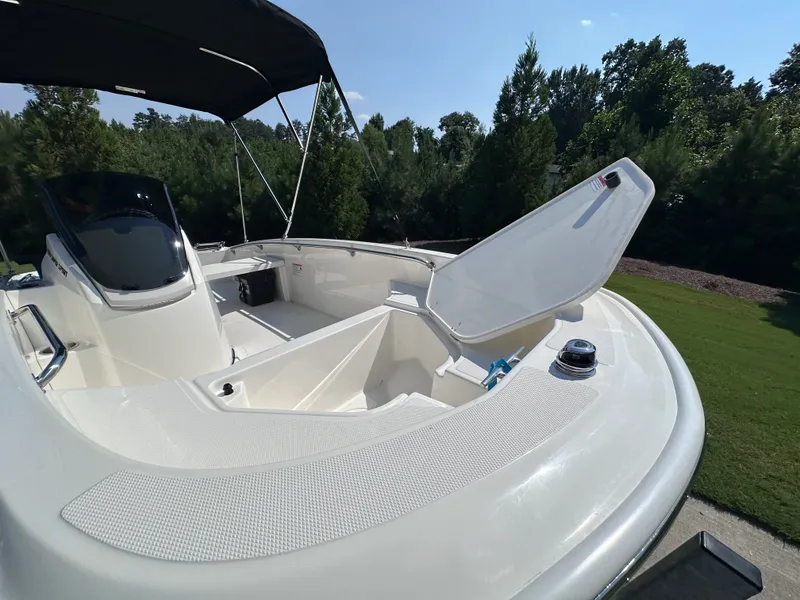 Slide: The Image of Boston Whaler 130 Super Sport 2027 - 21