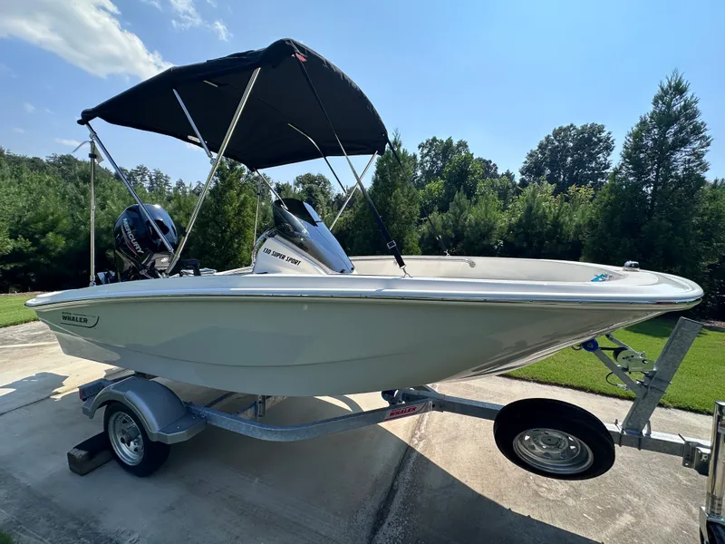 The Image of Boston Whaler 130 Super Sport 2027 - 0