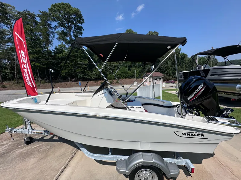 Slide: The Image of Boston Whaler 130 Super Sport 2027 - 14