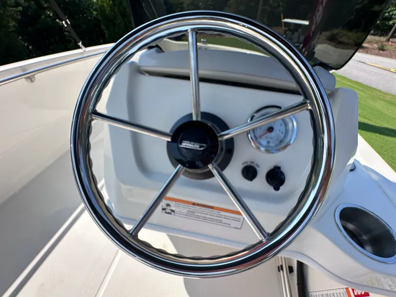 Slide: The Image of Boston Whaler 130 Super Sport 2027 - 27