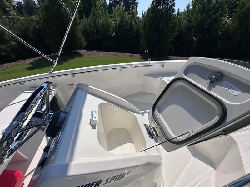 Slide: The Image of Boston Whaler 130 Super Sport 2027 - 25