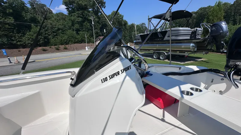 Slide: The Image of Boston Whaler 130 Super Sport 2027 - 36