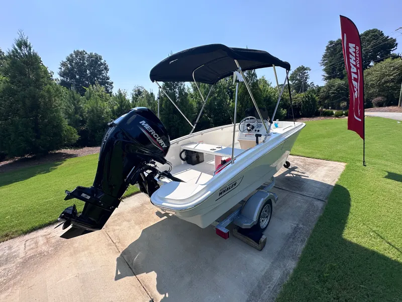 Slide: The Image of Boston Whaler 130 Super Sport 2027 - 5