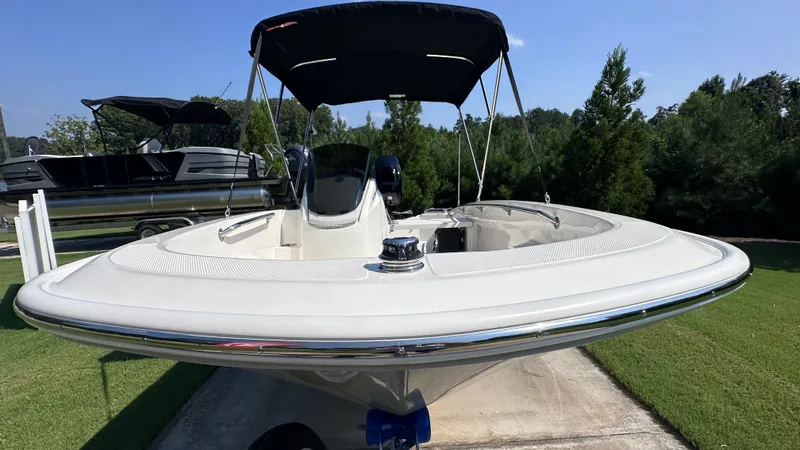 Slide: The Image of Boston Whaler 130 Super Sport 2027 - 40