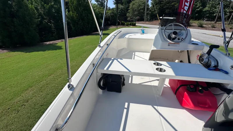 Slide: The Image of Boston Whaler 130 Super Sport 2027 - 33