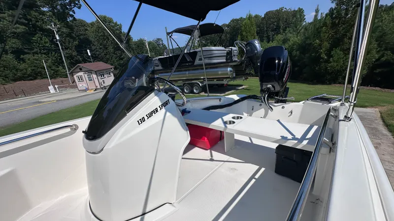 Slide: The Image of Boston Whaler 130 Super Sport 2027 - 37