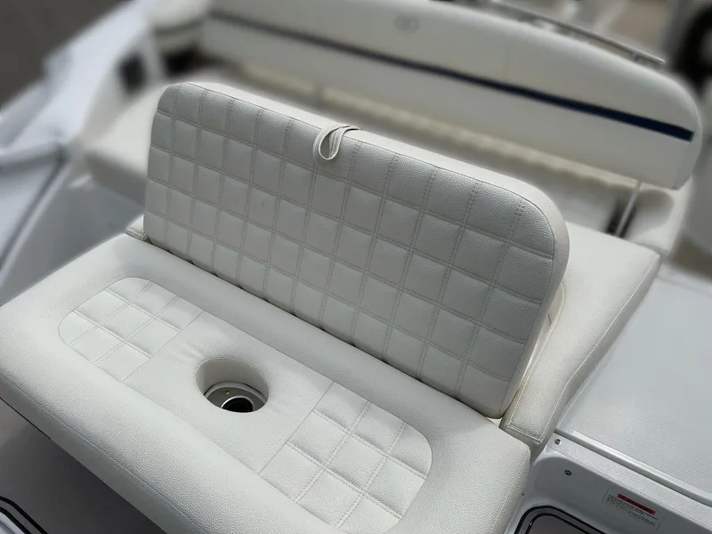 Slide: The Image of Cobalt R3 Surf 2017 - 262