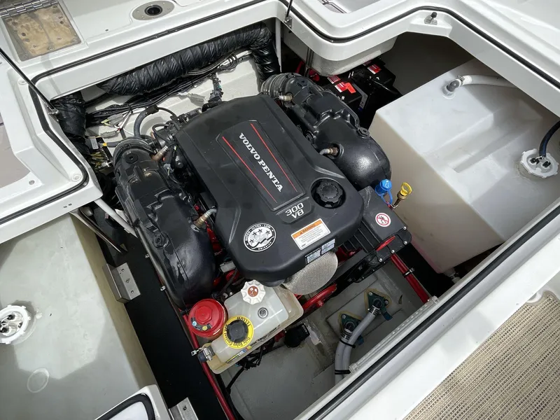 Slide: The Image of Cobalt R3 Surf 2017 - 288