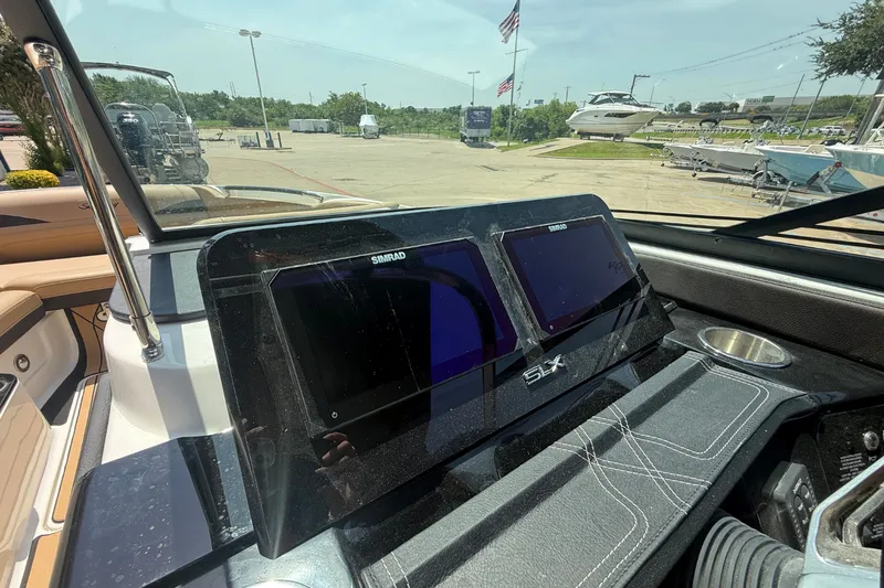 Slide: The Image of Sea Ray 260SLX 2027 - 19