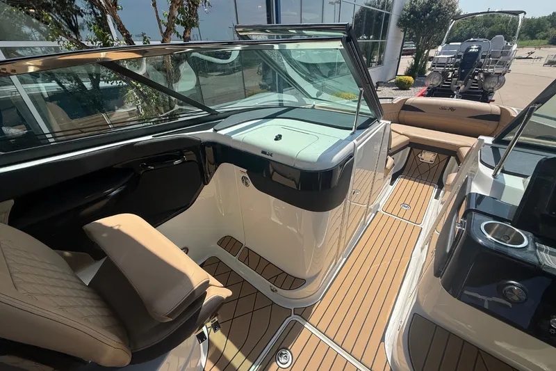 Slide: The Image of Sea Ray 260SLX 2027 - 24