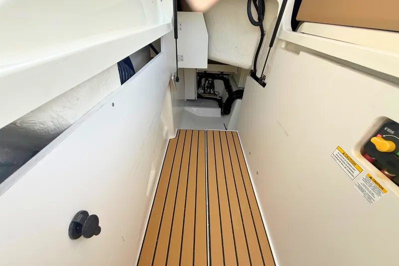 Slide: The Image of Sea Ray 260SLX 2027 - 8