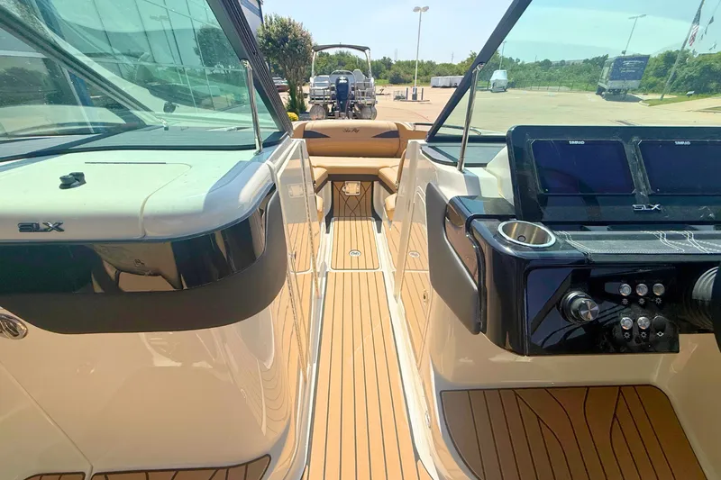Slide: The Image of Sea Ray 260SLX 2027 - 28