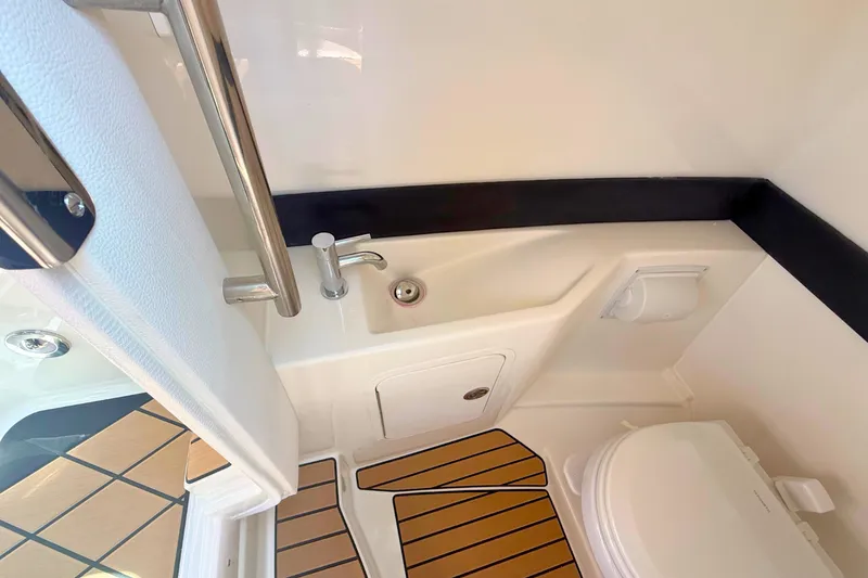 Slide: The Image of Sea Ray 260SLX 2027 - 27