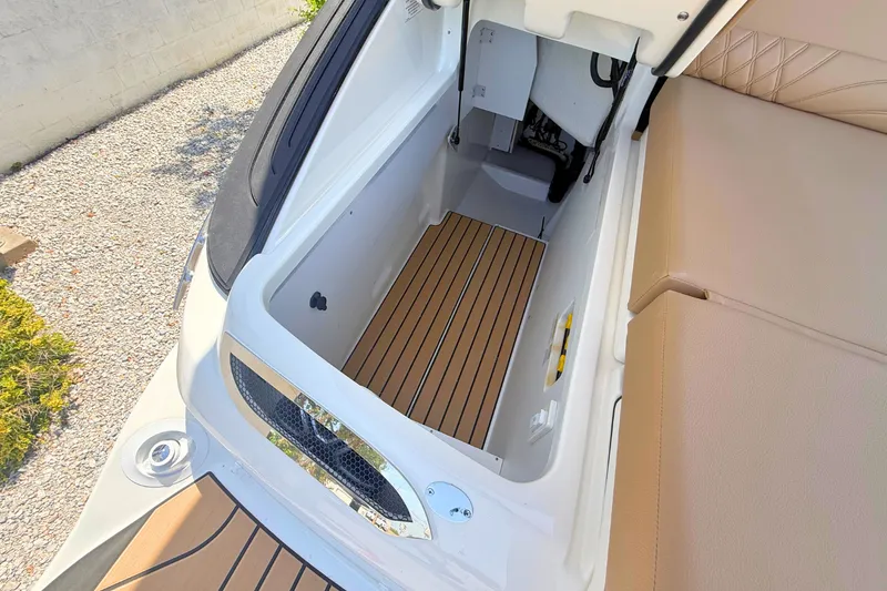 Slide: The Image of Sea Ray 260SLX 2027 - 7