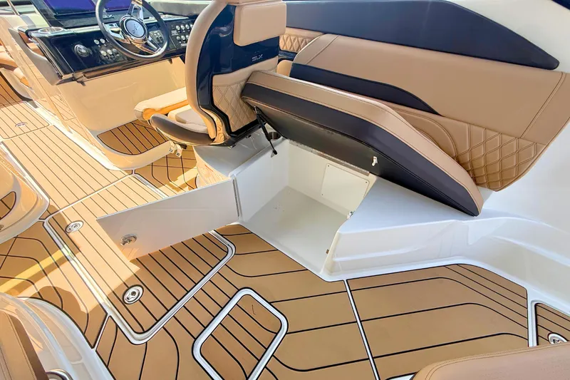 Slide: The Image of Sea Ray 260SLX 2027 - 14