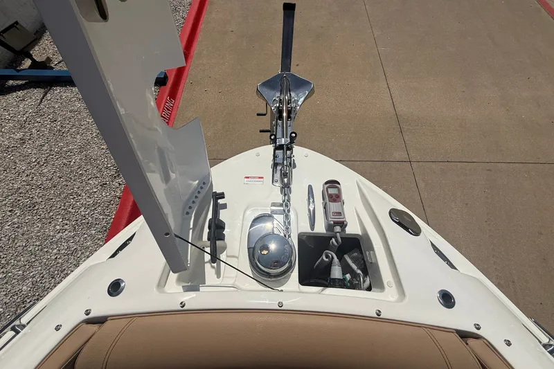 Slide: The Image of Sea Ray 260SLX 2027 - 35