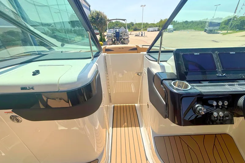 Slide: The Image of Sea Ray 260SLX 2027 - 29