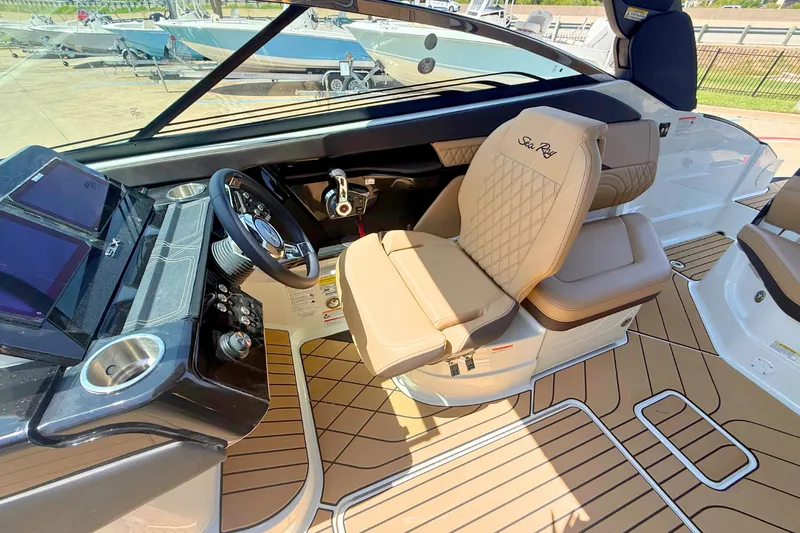 Slide: The Image of Sea Ray 260SLX 2027 - 16