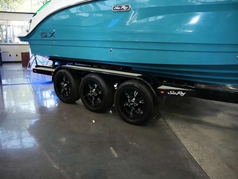 Slide: The Image of Sea Ray SLX 260 2027 - 2