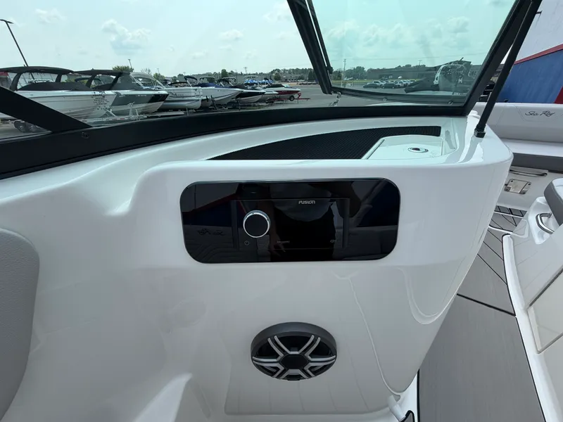 Slide: The Image of Sea Ray SDX 230 Surf 2026 - 31