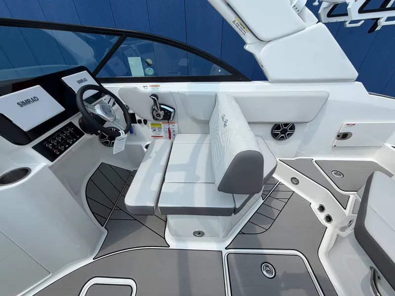 Slide: The Image of Sea Ray SDX 230 Surf 2026 - 21