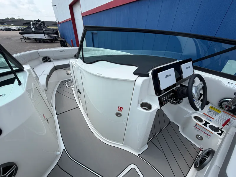 Slide: The Image of Sea Ray SDX 230 Surf 2026 - 27