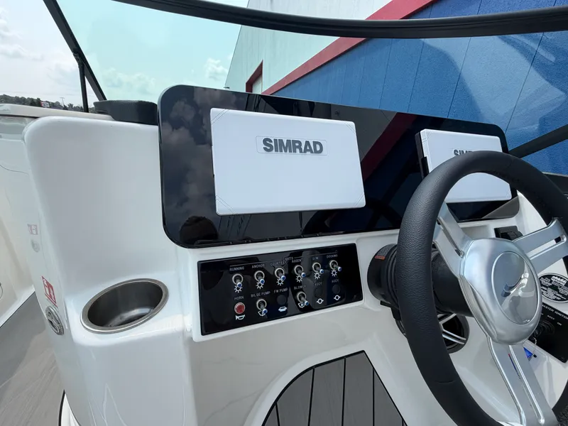 Slide: The Image of Sea Ray SDX 230 Surf 2026 - 26