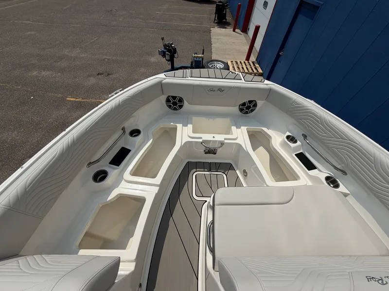 Slide: The Image of Sea Ray SDX 230 Surf 2026 - 38