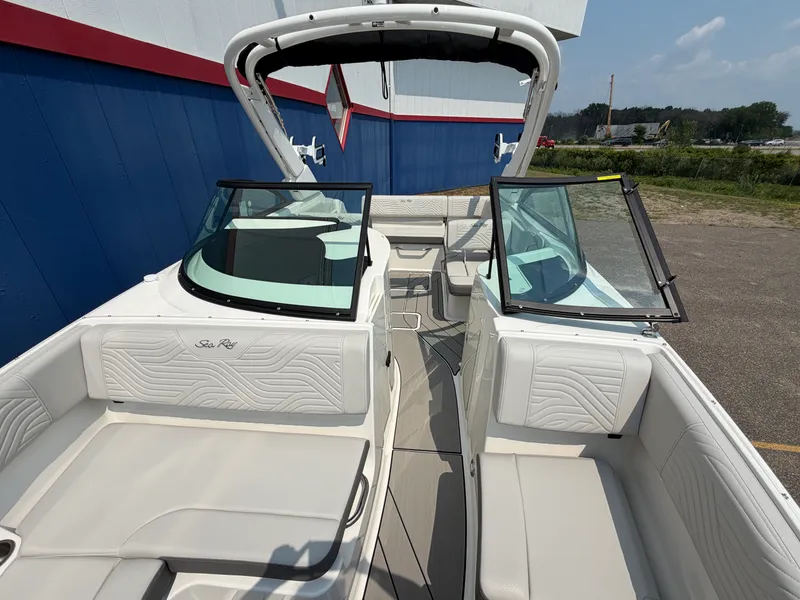 Slide: The Image of Sea Ray SDX 230 Surf 2026 - 39