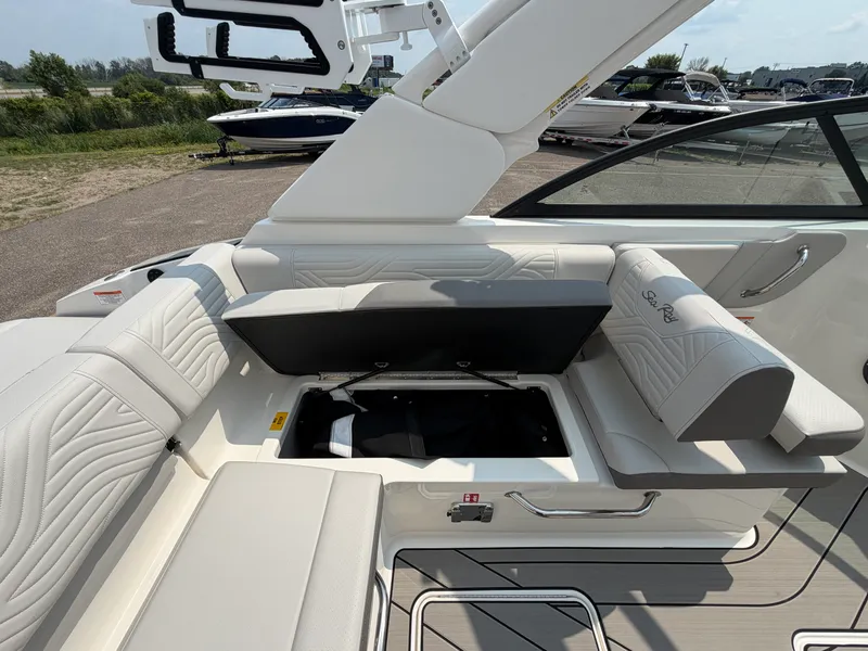 Slide: The Image of Sea Ray SDX 230 Surf 2026 - 18