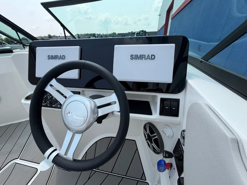 Slide: The Image of Sea Ray SDX 230 Surf 2026 - 25