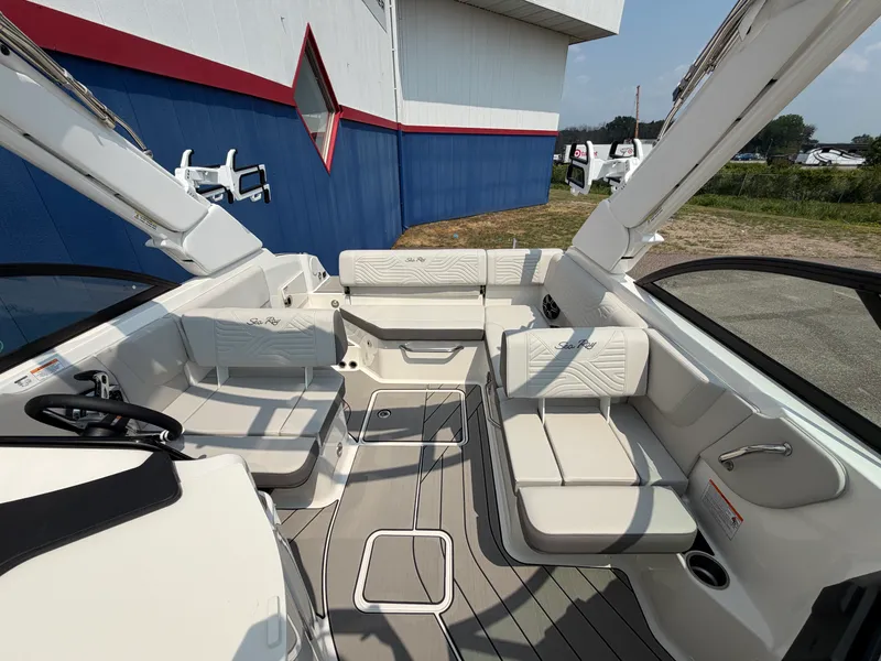 Slide: The Image of Sea Ray SDX 230 Surf 2026 - 40