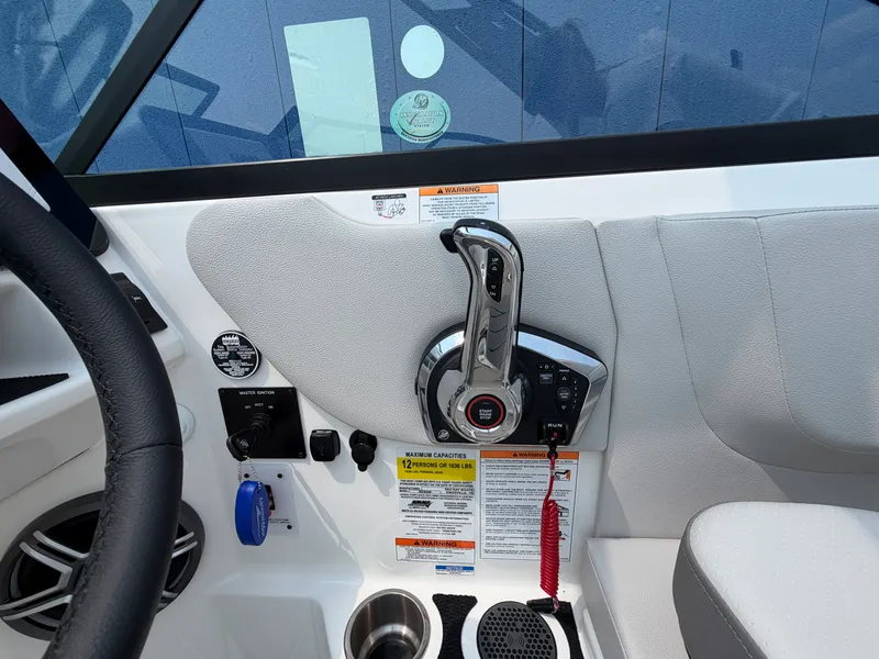 Slide: The Image of Sea Ray SDX 230 Surf 2026 - 24