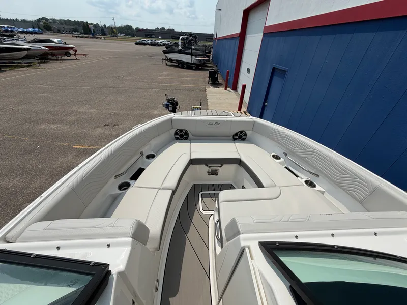 Slide: The Image of Sea Ray SDX 230 Surf 2026 - 37