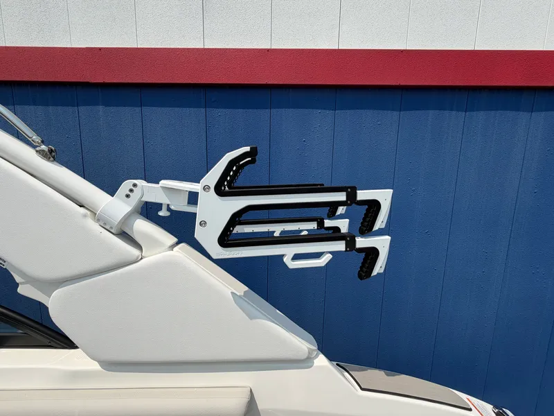 Slide: The Image of Sea Ray SDX 230 Surf 2026 - 19