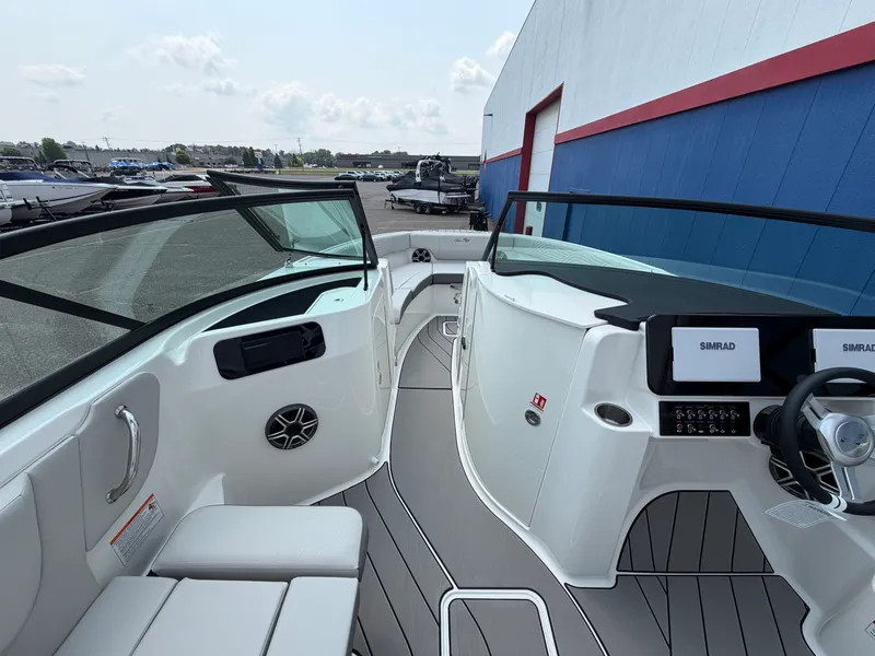 Slide: The Image of Sea Ray SDX 230 Surf 2026 - 30