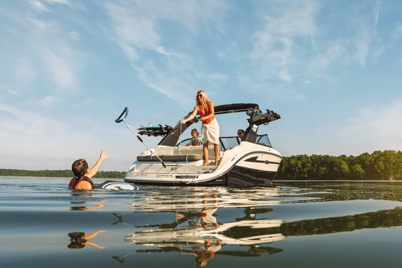 Slide: The Image of Sea Ray SDX 230 Surf 2026 - 40
