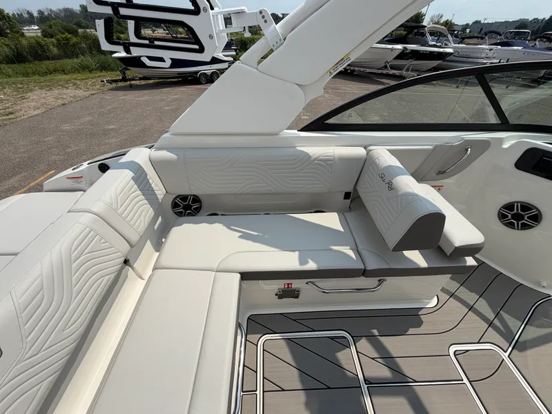 Slide: The Image of Sea Ray SDX 230 Surf 2026 - 17