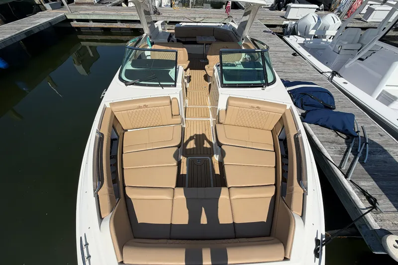Slide: The Image of Sea Ray 350 SLX 2021 - 22