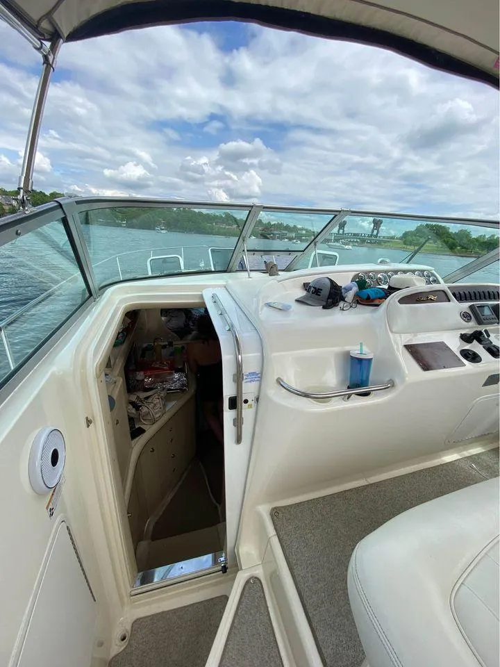 Slide: The Image of 1998 Sea Ray Sundancer 310 boat interior view - 3