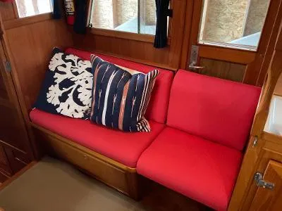 Slide: The Image of SEATING TO PORT W/DOOR - 16