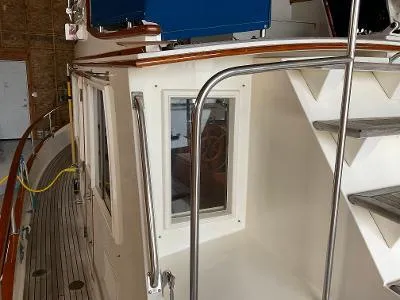 Slide: The Image of ACCESS TO FLYBRIDGE - 27